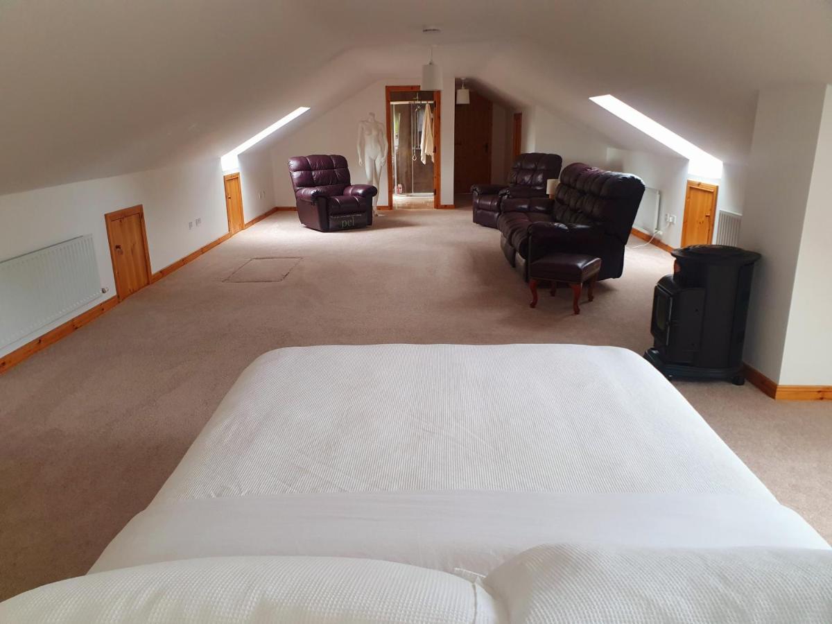 Urkers' Guest Accommodation Crossmaglen Extérieur photo